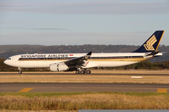 Airbus A330-300 (9V-STU)