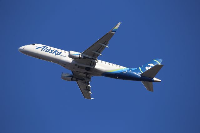 EMBRAER 175 (long wing) (N400SY)