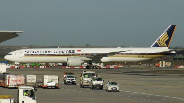 BOEING 777-300ER (9V-SWE) - Singapore Airlines 777-312ER 9V-SWE at Melbourne Airport Australia 31 Oct 2019