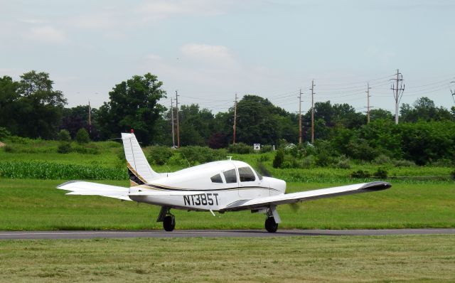 Piper Cherokee Arrow (N1385T)