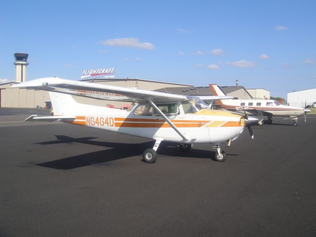 Cessna Skyhawk (N6464D)