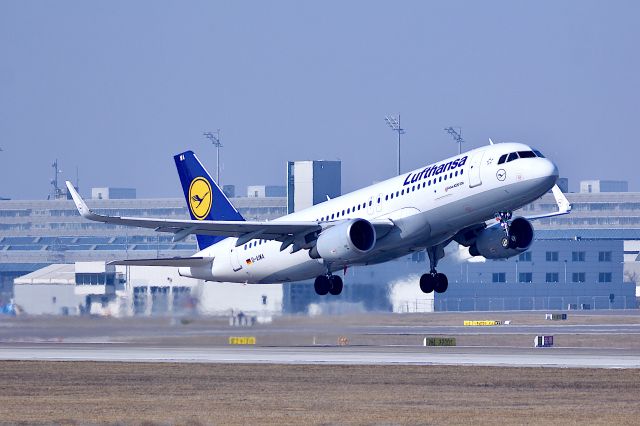 Airbus A320 (D-AIWA)