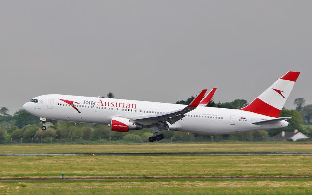 BOEING 767-300 (OE-LAT) - austrian b767-31a(er) oe-lat diverting to shannon while routing vienna to washington 12/5/17.