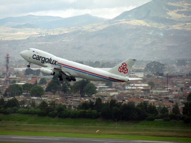 Boeing 747-400 (LX-TCV)