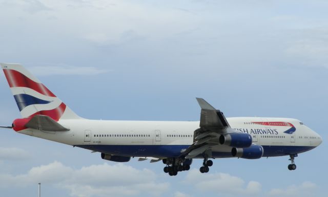 Boeing 747-400 (G-CIVN)