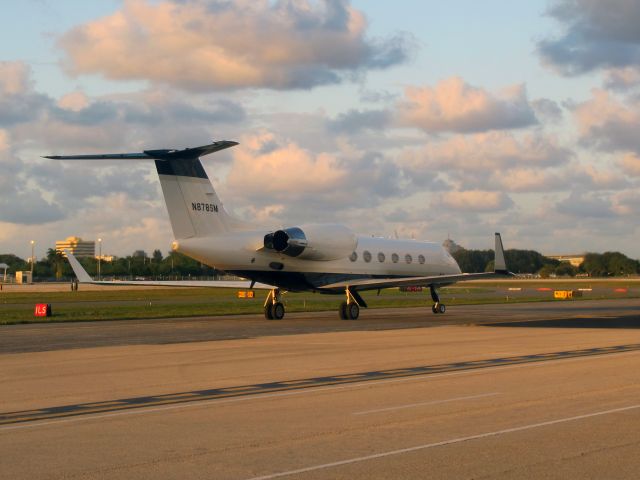 Gulfstream Aerospace Gulfstream IV (N878SM) - First class of business aviation.