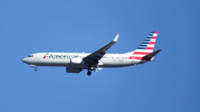 Boeing 737-800 (N337PJ)