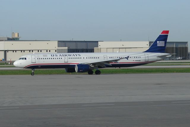 Airbus A321 (N169UW)