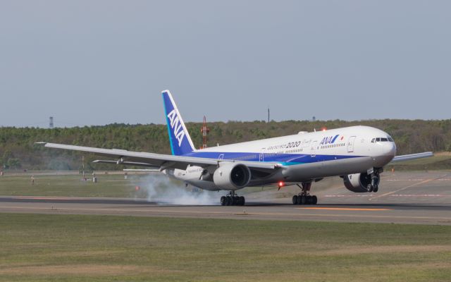 BOEING 777-300 (JA757A) - All Nippon Airways[NH/ANA] / Boeing 777-381br /May.20.2018 New Chitose Airport [CTS/RJCC] JAPAN