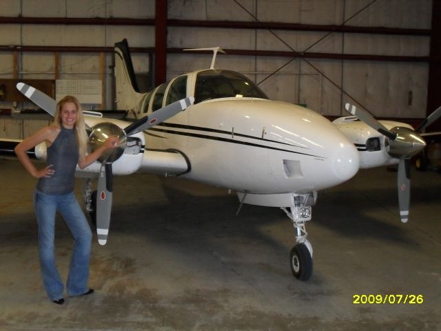 Beechcraft Baron (58) (N580EA)