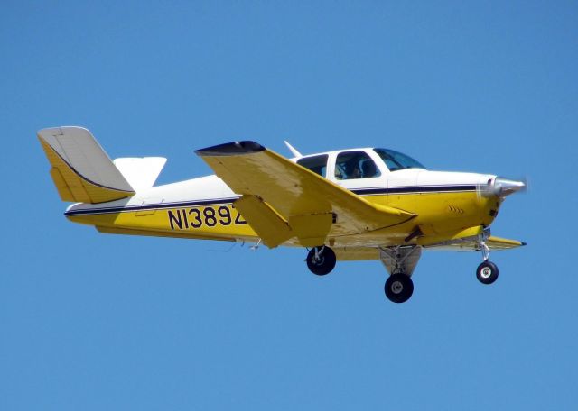 Beechcraft 35 Bonanza (N1389Z) - 1961 Beech N35 landing at Shreveport's Downtown Airport. A beautiful V-tail!