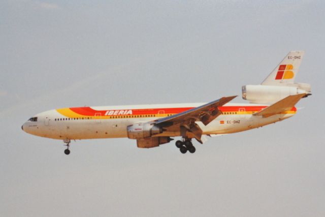 McDonnell Douglas DC-10 (EC-DHZ) - Iberia DC-10 Landing at CYYZ