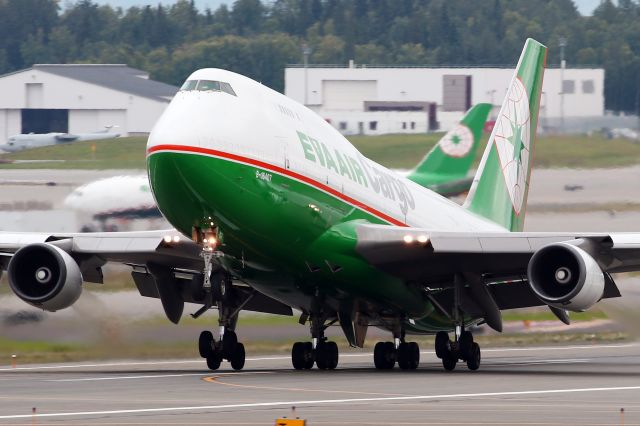 Boeing 747-400 (B-16407) - two generations of Eva Air at the meeting point at Anchorage