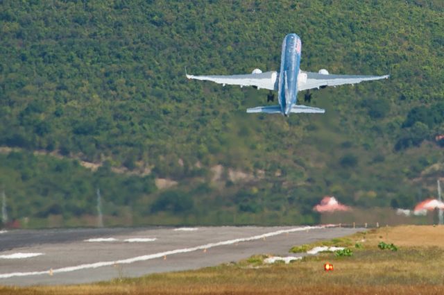 Boeing 757-200 (N602AN)