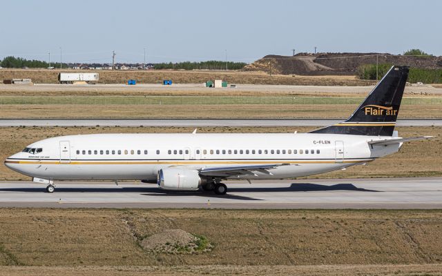 BOEING 737-400 (C-FLEN)