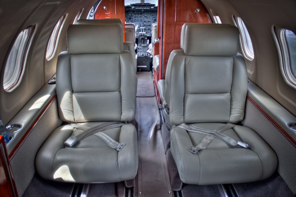 Learjet 35 (N701DA)