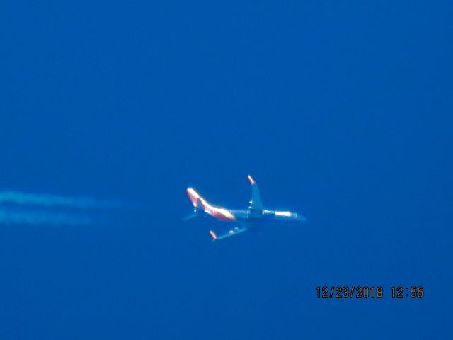 Boeing 737-800 (N8680C)