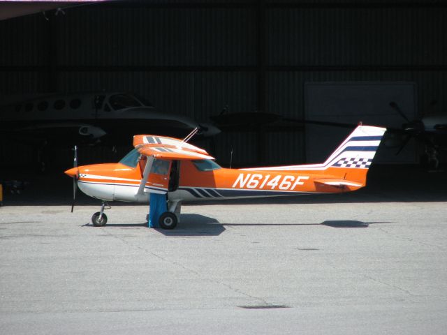 Cessna Skyhawk (N6146F)