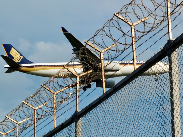 Airbus A330-300 (9V-STG)