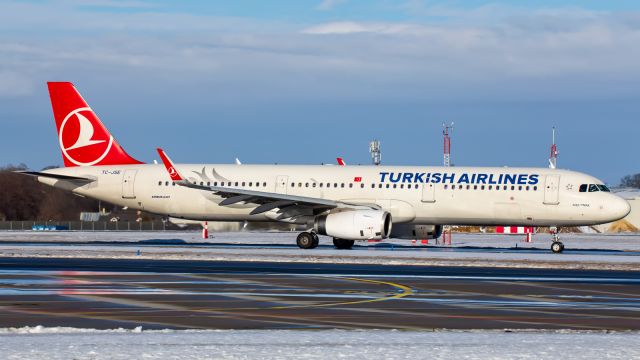 Airbus A321 (TC-JSE)