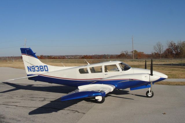 Piper PA-30 Twin Comanche (N93BD) - Photo taken after a complete restoration and paint. I worked on it full time for 11 months.