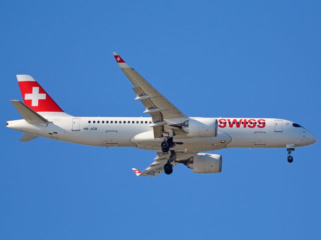 Airbus A220-300 (HB-JCB)