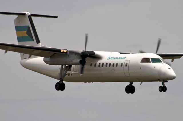 de Havilland Dash 8-100 (C6-BFP)