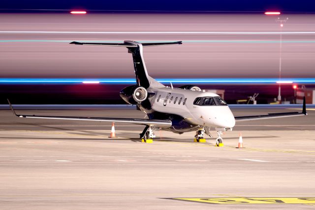 Embraer Phenom 300 (OK-PHO)
