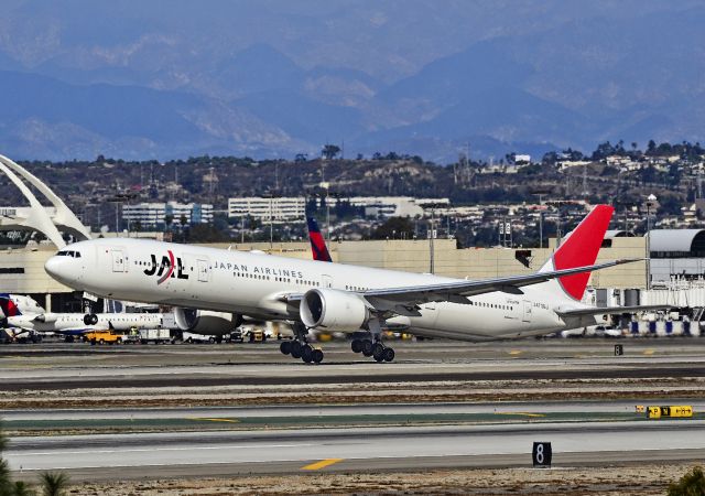 BOEING 777-300 (JA738J) - JA738J Japan Airlines - JAL Boeing 777-346/ER (cn 32436/724)  Los Angeles - International (LAX / KLAX) USA - California, October 23, 2012 TDelCoro