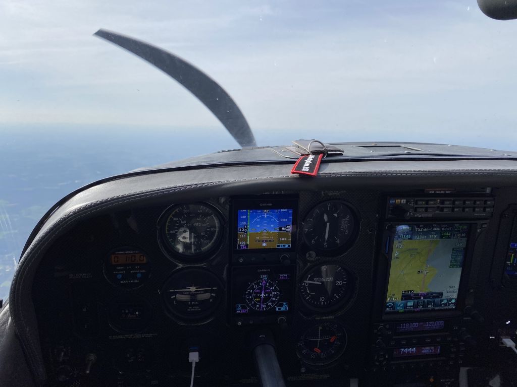 Cessna Skylane (N8051Q) - Flying to KFFA!