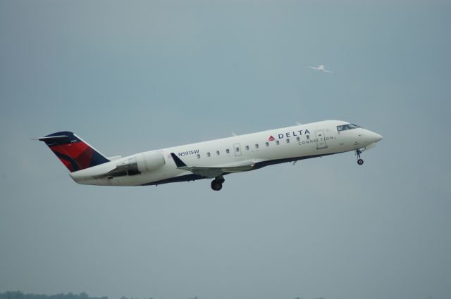 Canadair Regional Jet CRJ-200 (N591SW) - taking off from 36R