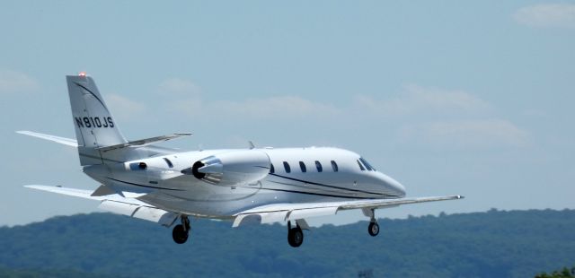 Cessna Citation Excel/XLS (N810JS) - On short final is this 2006 Cessna Citation 560XLS from the Spring of 2022.
