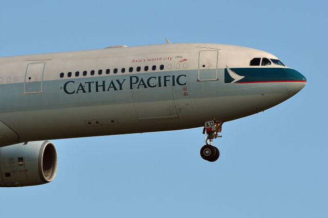 Airbus A330-300 (B-LAD) - Cathay Pacific flight CX104 from Adelaide via Melbourne to Hong Kong landing at Melbournes Tullamarine airport runway 34. 18/05/2012