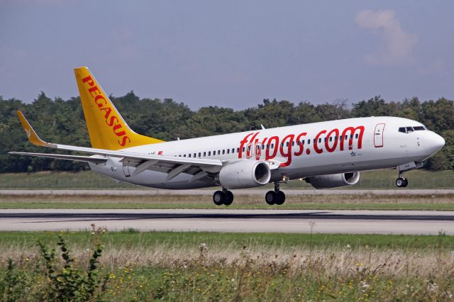 Boeing 737-800 (TC-AAE)