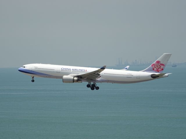 Airbus A330-300 (B-18307)