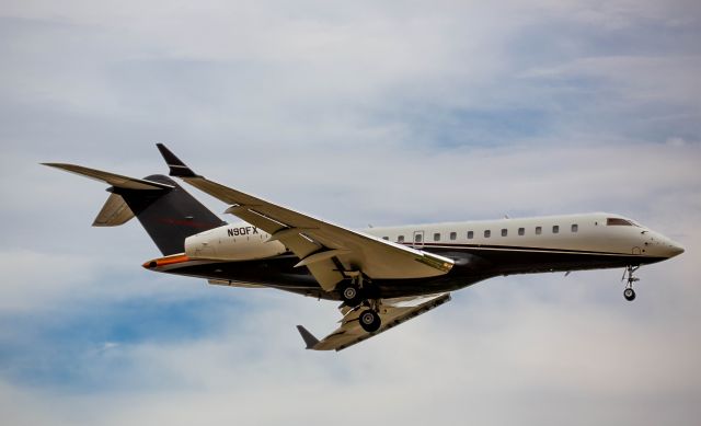 Bombardier Global Express (N90FX)