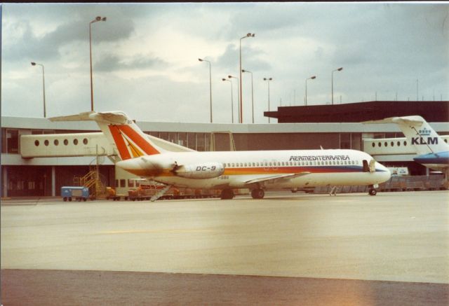 Douglas DC-9-10 (I-DIBO)