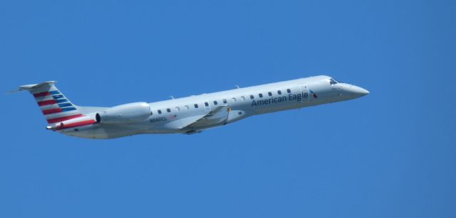 Embraer ERJ-145 (N660CL) - Shortly after departure is this 2003 American Airlines Eagle Embraer 145LR in the Summer of 2022.