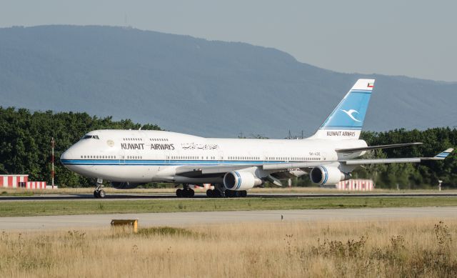 Boeing 747-400 (9K-ADE)