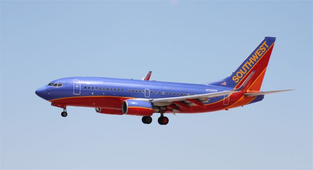 Boeing 737-700 (N706SW)