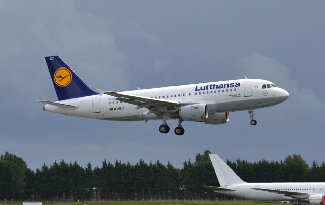 Airbus A319 (D-AILC) - returning from a test flight after maintenence at Shannon Aerospace