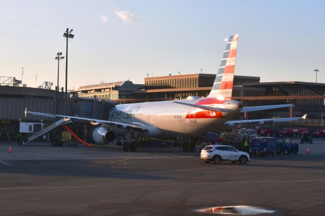 Airbus A321 (N507AY) - American Airlines Airbus A321-231 N507AY in Newark 