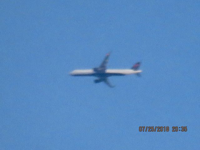 Airbus A321 (N325DN)