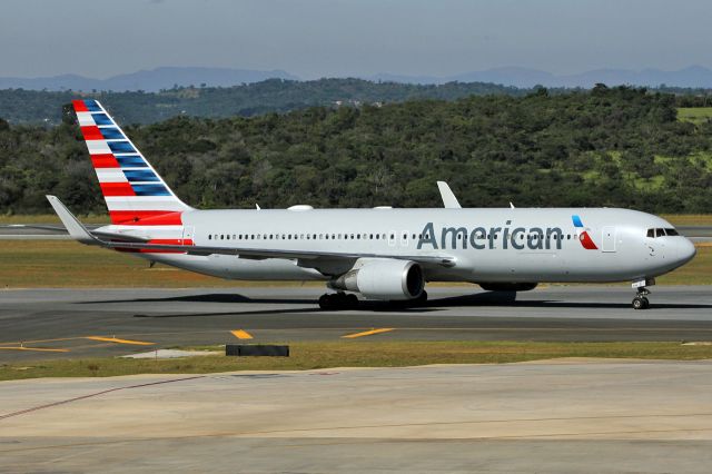 BOEING 767-300 (N346AN)