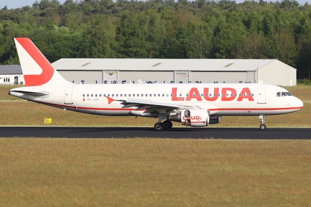 Airbus A320 (9H-LMP)