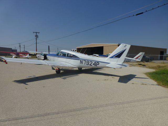 Piper PA-24 Comanche (N7924P)
