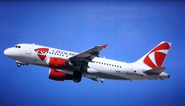Airbus A319 (OK-REQ)