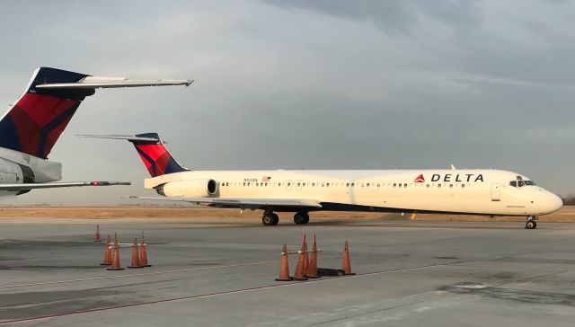 McDonnell Douglas MD-88 (N922DL)