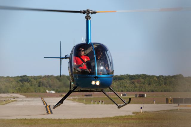 Robinson R-22 (N721RJ) - Helicopter training with York County Helicopters in a R22 BETA at SANFORD SEACOAST RGNL AIRPORT (SANFORD, ME) SFM