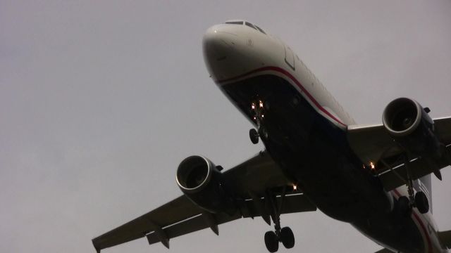 N760US — - Arriving runway 17 at ILM - altitude about 100 feet